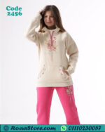 ترنج بناتي شتوي باللون البيج هودي وبنطلون بتصميم عملي مناسب للاستخدام اليومي