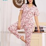 طقم حريمي بنقشة زهور